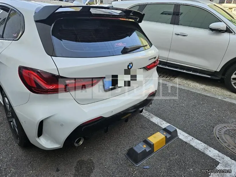Photo 2 of 30: 2022 BMW 120i — Korean insurance auction