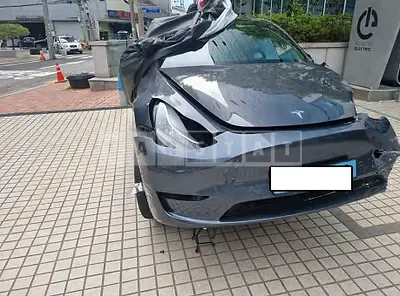 Photo 1 of 15: 2021 Tesla Model Y Standard Range, VIN 5YJYGDED9MF172195 — Korean insurance auction