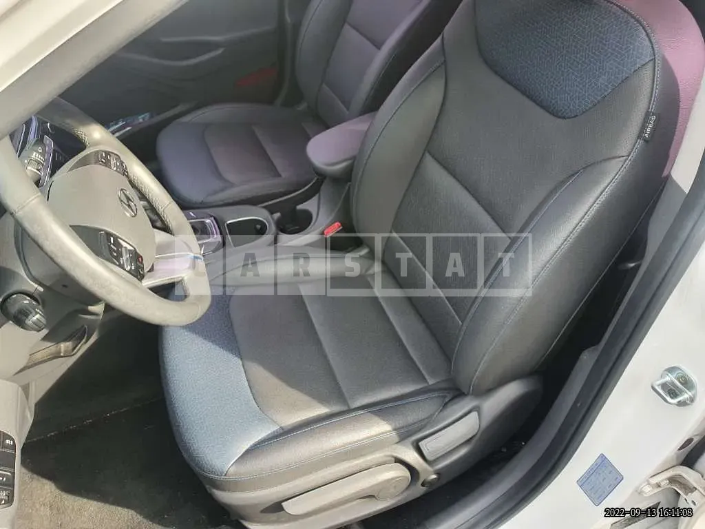 Photo 2 of 11: 2017 Hyundai Modern Ionic, VIN KMHC851CGHU006728 — Korean insurance auction