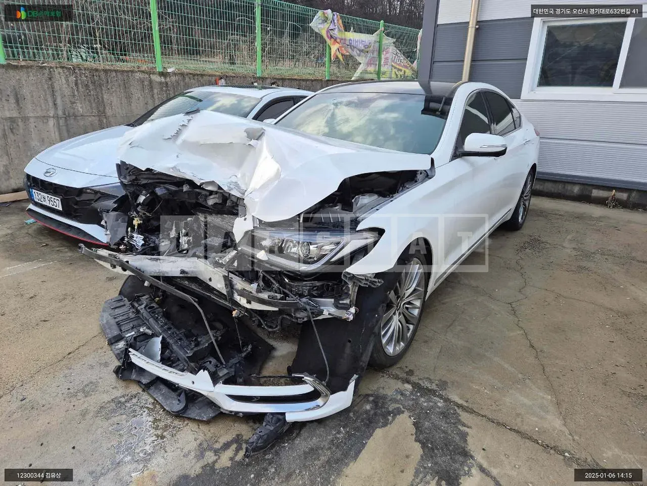 Photo 2 of 4: 2016 Hyundai Genesis G80, VIN KMHGM41DDHU196473 — Korean insurance auction