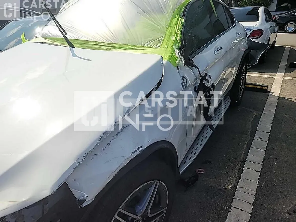 Photo 2 of 40: 2022 Mercedes-Benz GLC220 d 4Matic Coupe — Korean insurance auction