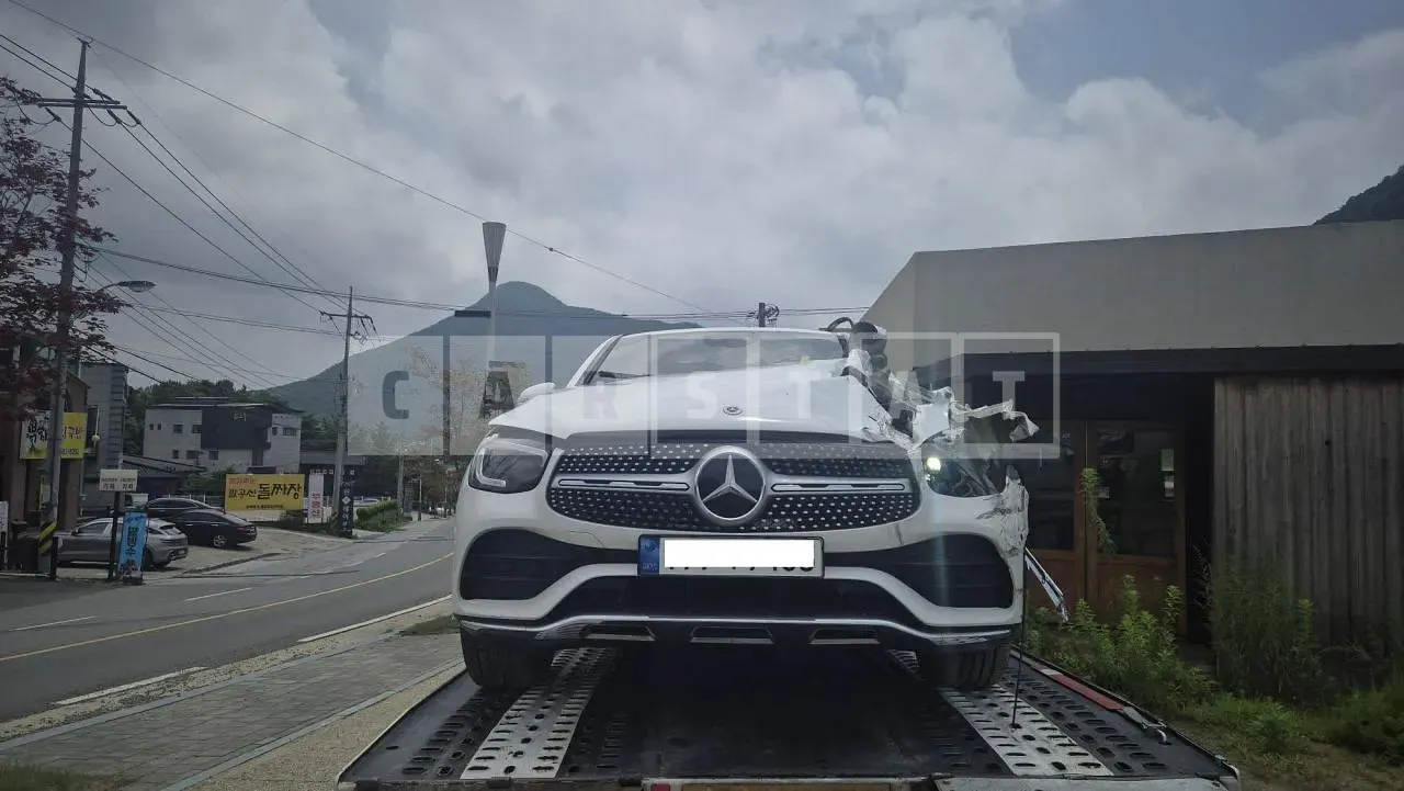 Photo 2 of 15: 2021 Mercedes-Benz GLC300, VIN W1N0J8EB1MF974832 — Korean insurance auction
