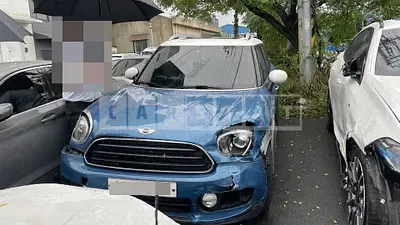 Photo 1 of 10: 2017 MINI Cooper D Country Man — Korean insurance auction