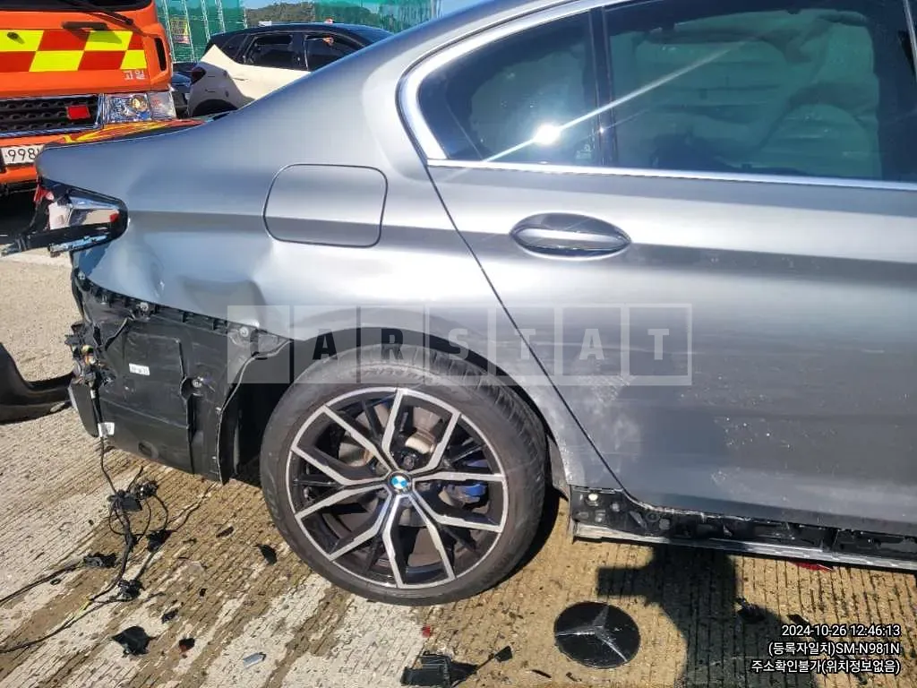Photo 2 of 39: 2023 BMW 530i — Korean insurance auction