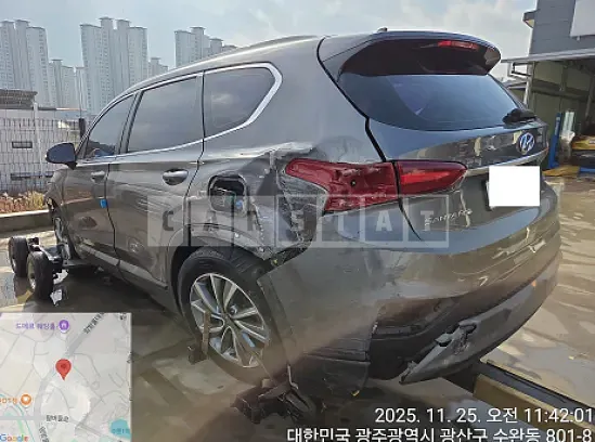 Photo 2 of 10: 2019 Hyundai Santa Fe — Korean insurance auction