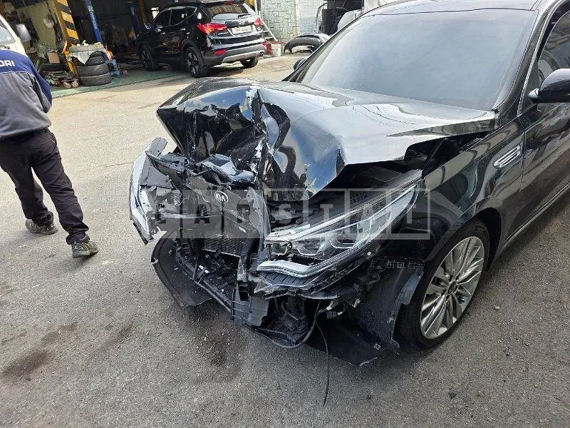 Photo 2 of 35: 2019 Kia K5, VIN KNAGU411BKA321952 — Korean insurance auction