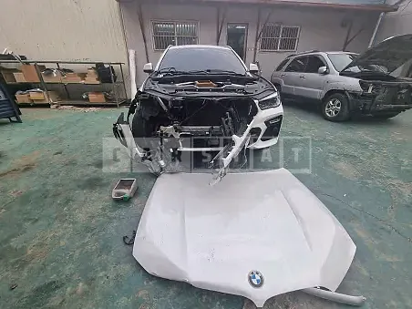 Photo 2 of 24: 2021 BMW X6 xDrive 40i, VIN WBACY6101M9G55101 — Korean insurance auction