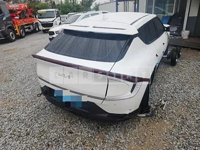 Photo 1 of 42: 2024 Kia EV6 — Korean insurance auction
