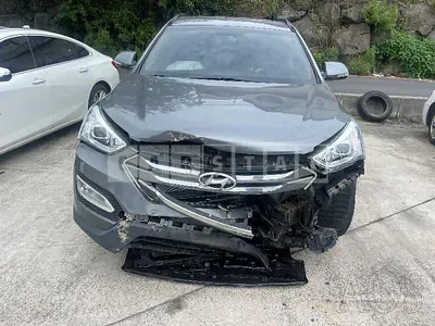Photo 1 of 15: 2015 Hyundai Santa Fe, VIN KMHSW81UDFU313955 — Korean insurance auction