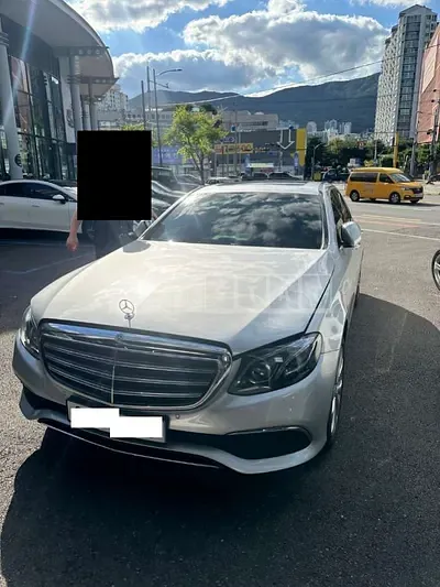 Photo 1 of 6: 2019 Mercedes-Benz E300 4Matic — Korean insurance auction