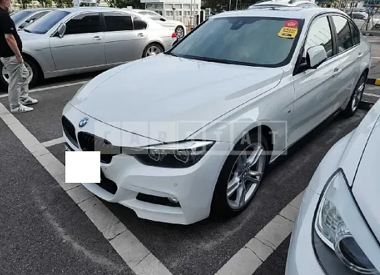 Photo 2 of 11: 2018 BMW 330i, VIN WBA8B9105JA826612 — Korean insurance auction