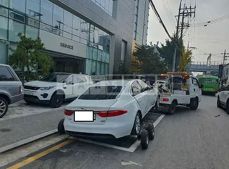 Photo 2 of 10: 2017 Jaguar XF 20d, VIN SAJBA4BN5HCY38722 — Korean insurance auction