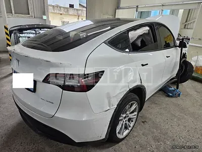 Photo 1 of 11: 2022 Tesla Model Y LongRange — Korean insurance auction