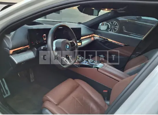 Photo 2 of 12: 2024 BMW i5 eDrive40 — Korean insurance auction