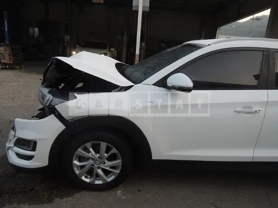 Photo 2 of 13: 2019 Hyundai Tucson, VIN KMHJ381ABKU813571 — Korean insurance auction