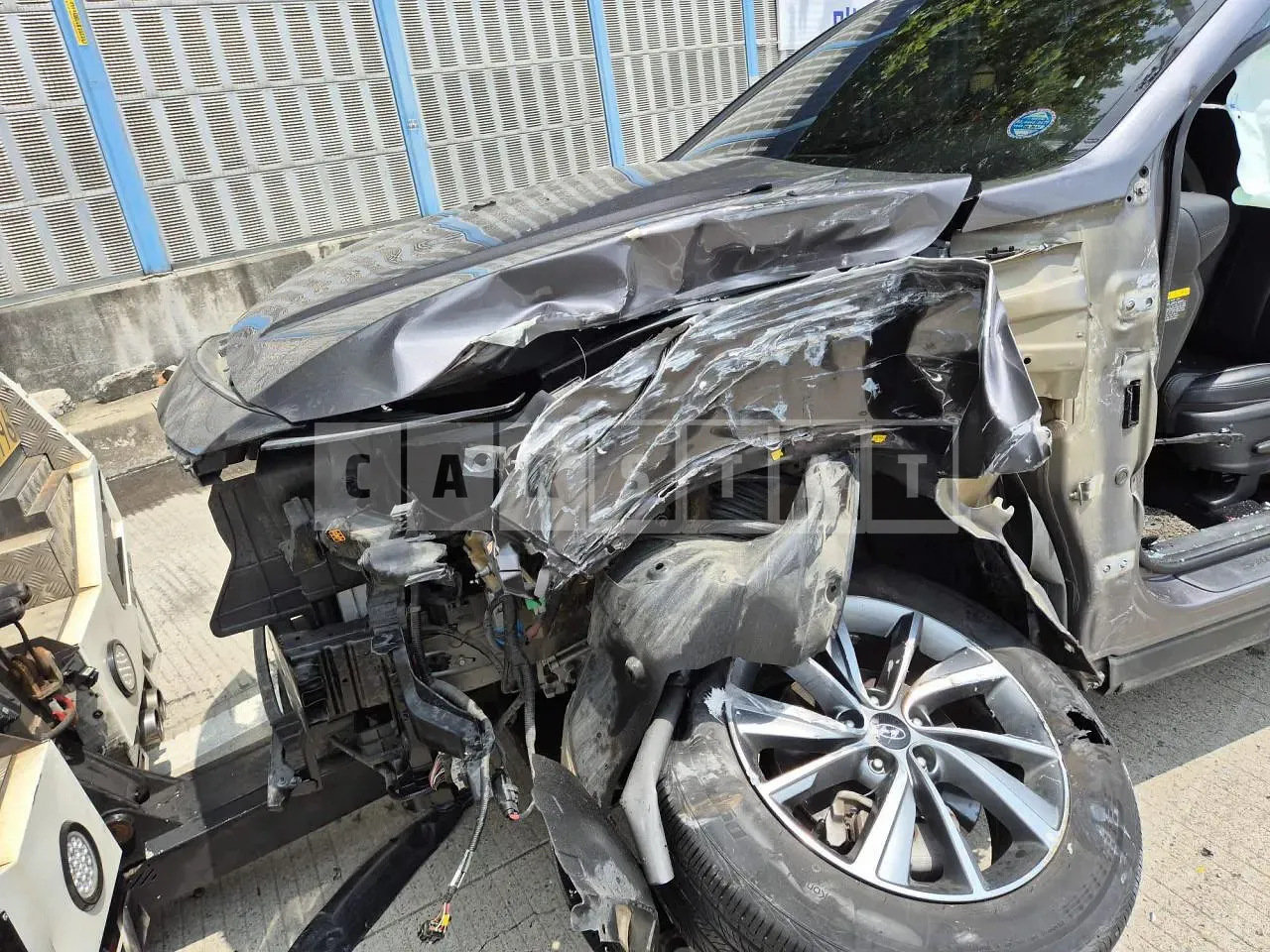 Photo 2 of 19: 2018 Hyundai Santa Fe, VIN KMHS281BBKU070532 — Korean insurance auction