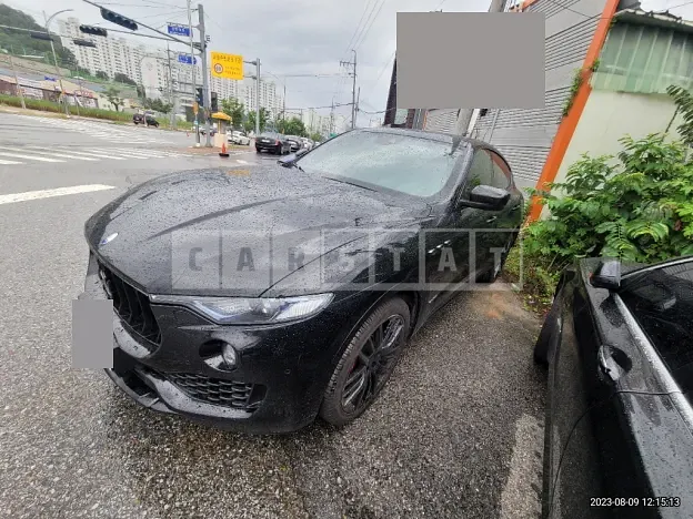 Photo 2 of 9: 2018 Maserati Levante Diesel, VIN ZN661TUG7JX301369 — Korean insurance auction