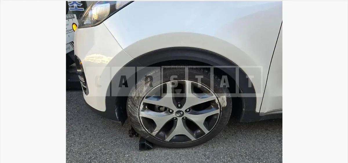 Photo 2 of 40: 2017 Kia Sportage — Korean insurance auction