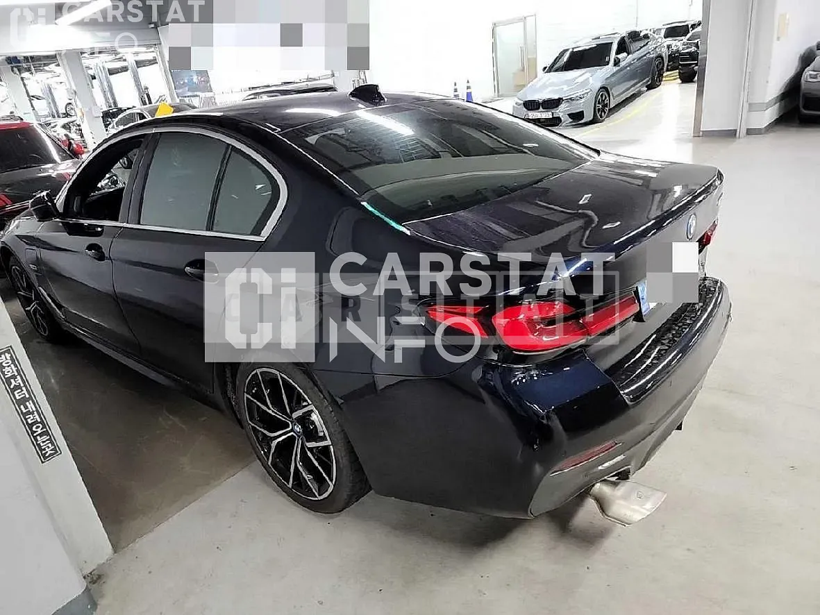 Photo 2 of 21: 2022 BMW 530e, VIN WBA51AG03NCK51239 — Korean insurance auction