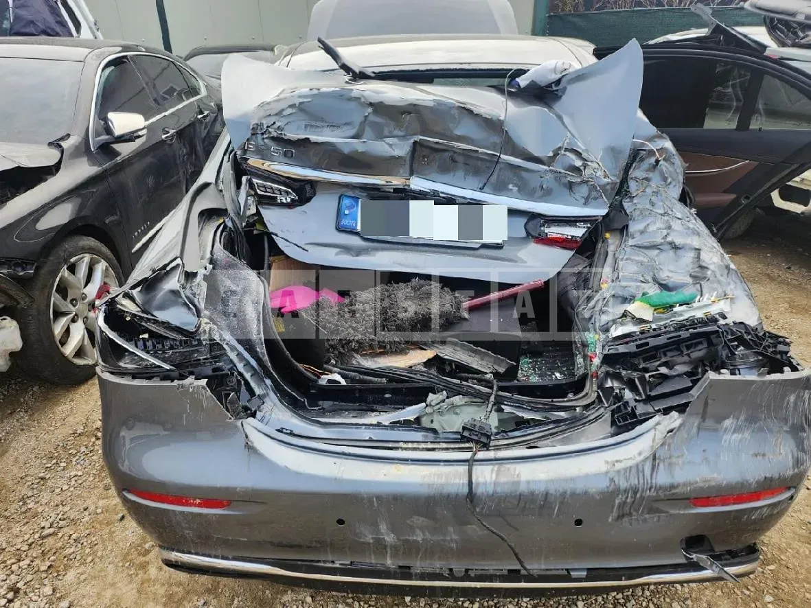 Photo 2 of 122: 2021 Mercedes-Benz E250, VIN W1KZF4FB3MA945715 — Korean insurance auction