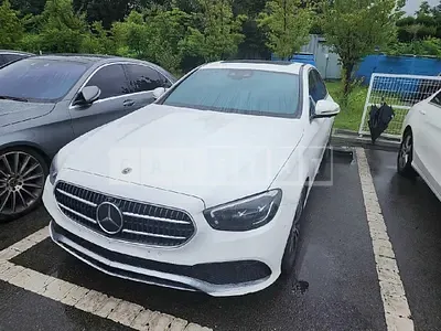 Photo 1 of 14: 2022 Mercedes-Benz E250, VIN W1KZF4FB3NB077419 — Korean insurance auction