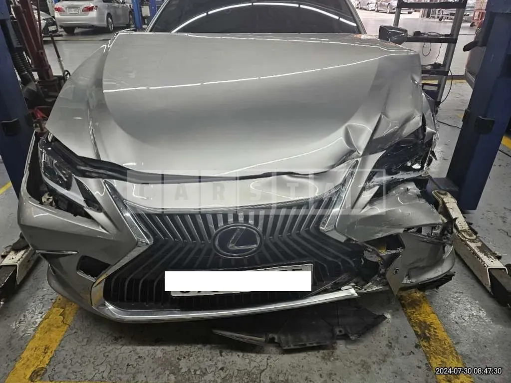 Photo 2 of 50: 2019 Lexus ES300h — Korean insurance auction