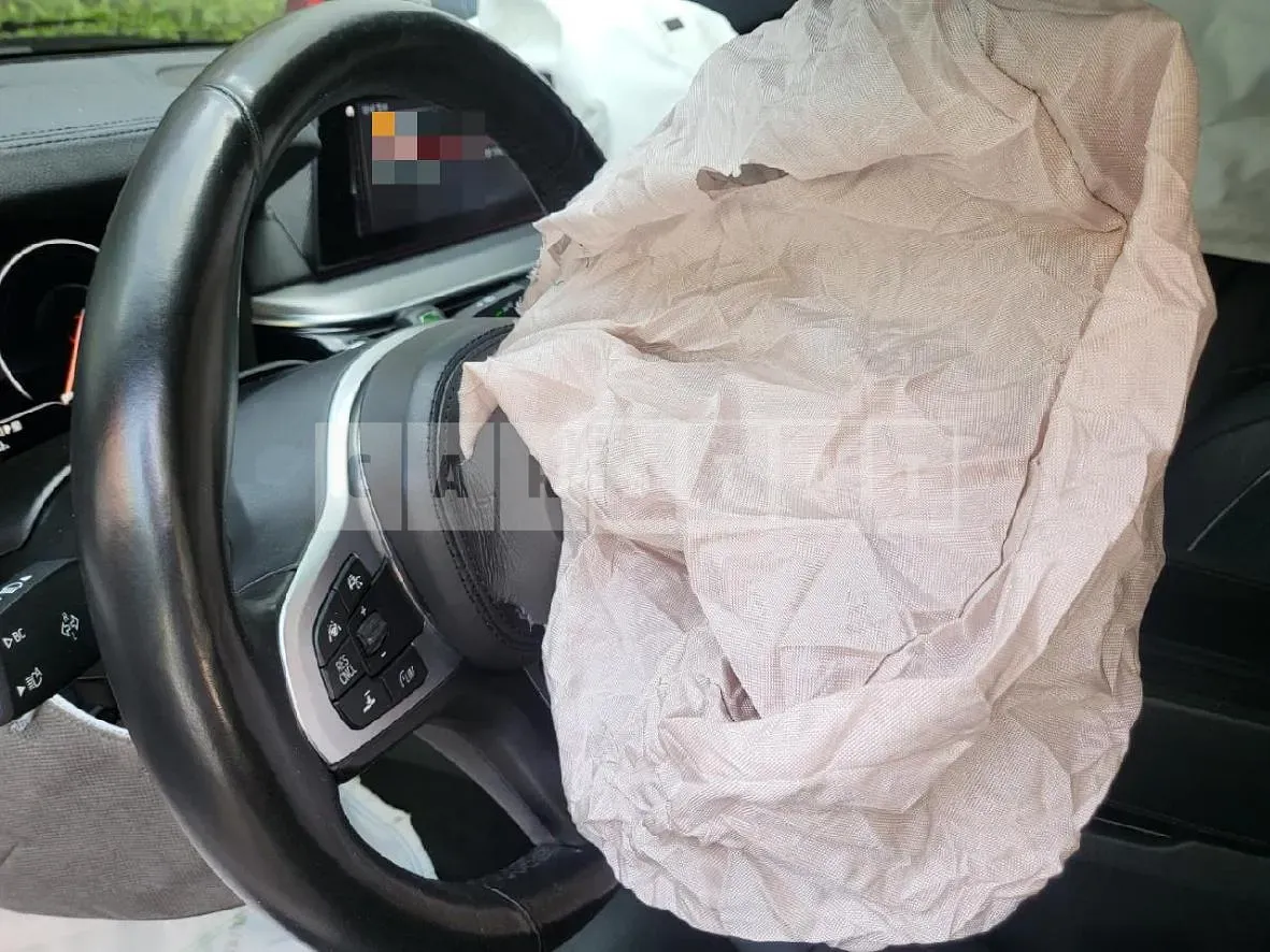 Photo 2 of 14: 2019 BMW 520d M Sport Package — Korean insurance auction