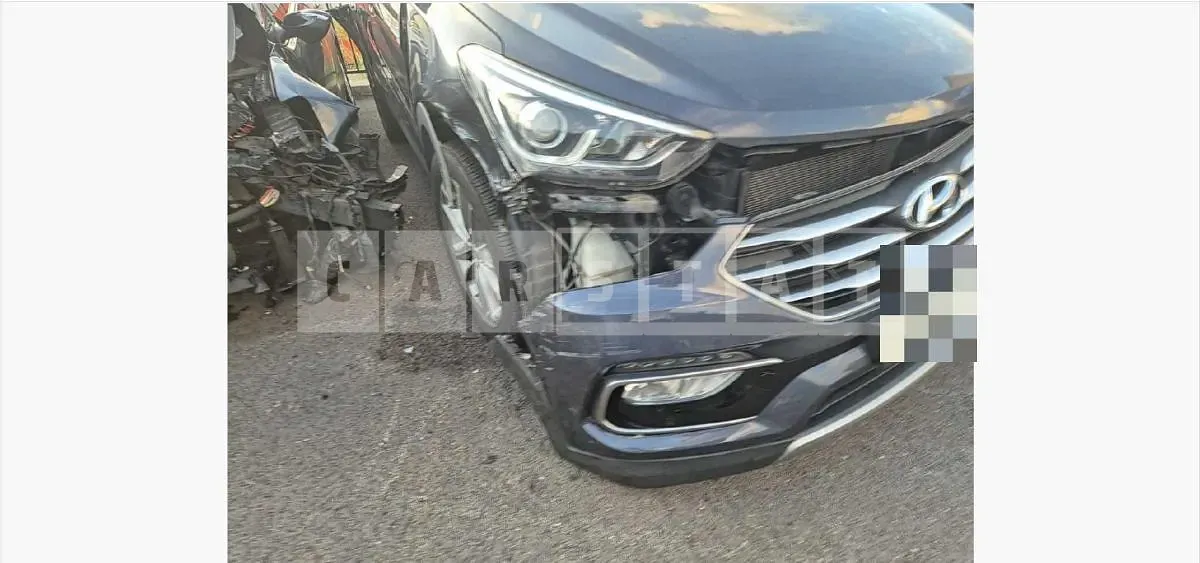 Photo 2 of 20: 2016 Hyundai Santa Fe DM — Korean insurance auction