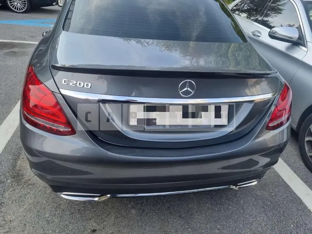 Photo 2 of 19: 2017 Mercedes-Benz C200 — Korean insurance auction