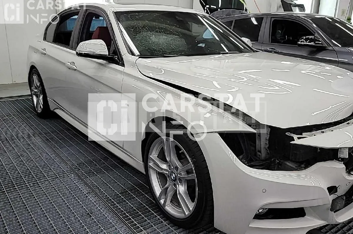 Photo 2 of 23: 2018 BMW 330i, VIN WBA8B9109JA826385 — Korean insurance auction