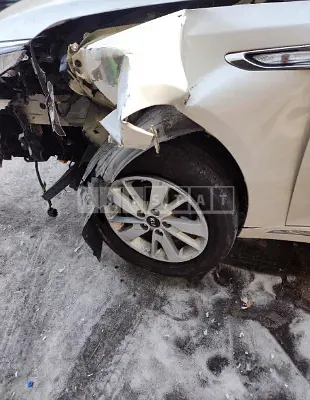 Photo 2 of 10: 2018 Kia K5, VIN KNAGS416BJA213499 — Korean insurance auction