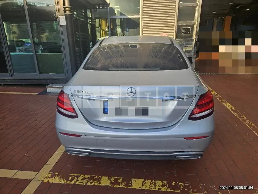 Photo 2 of 55: 2016 Mercedes-Benz E220 d — Korean insurance auction