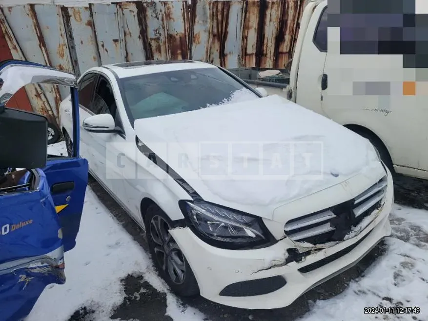Photo 2 of 9: 2016 Mercedes-Benz C200, VIN WDDWF4CB1HF427697 — Korean insurance auction