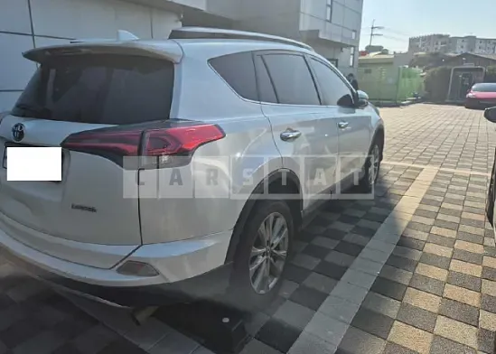 Photo 2 of 36: 2018 Toyota RAV4 2WD — Korean insurance auction