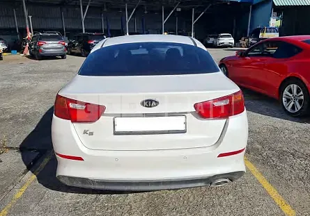 Photo 2 of 18: 2015 Kia K5, VIN KNAGL419BFA561373 — Korean insurance auction