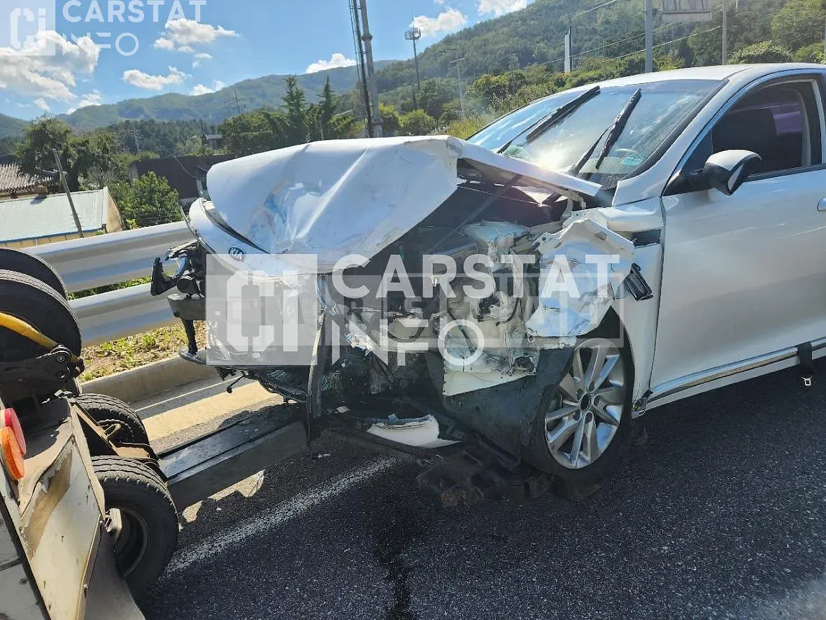 Photo 2 of 5: 2016 Kia K5, VIN KNAGS416BGA092897 — Korean insurance auction