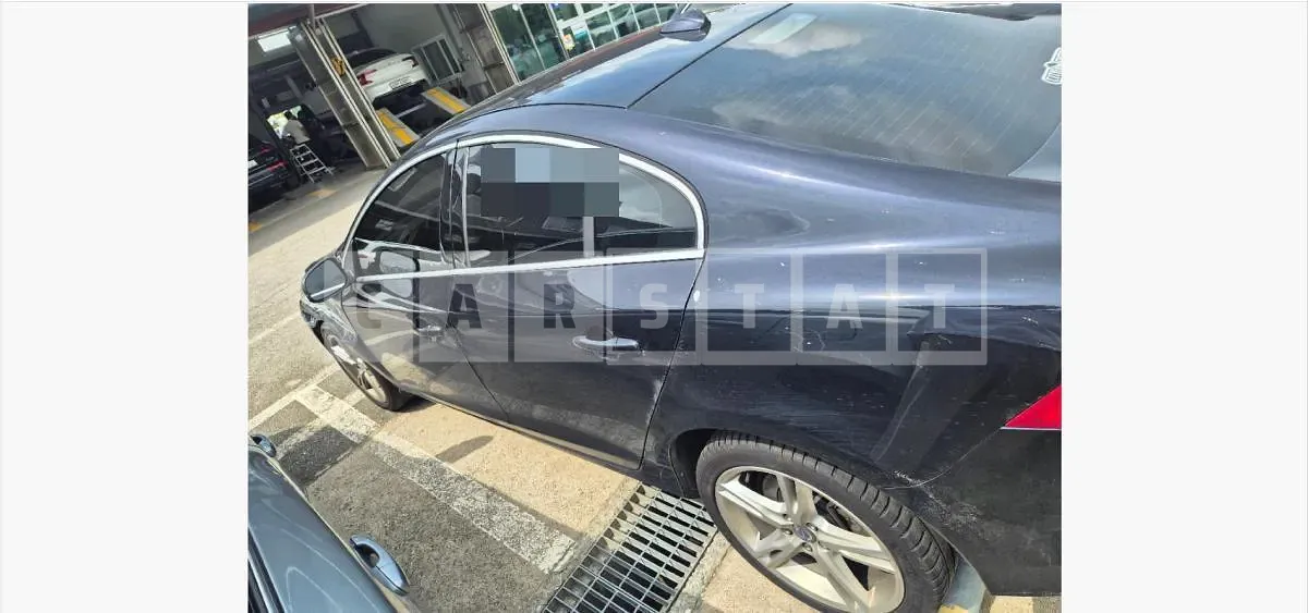 Photo 2 of 12: 2016 Volvo S60D4, VIN YV1FSA8BDG2403207 — Korean insurance auction