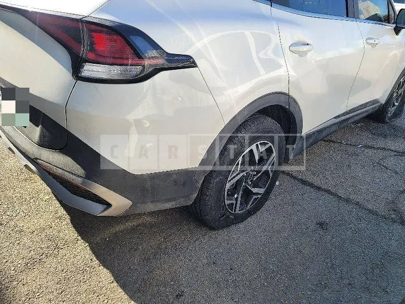 Photo 2 of 35: 2021 Kia Sportage, VIN KNAPU81BGNK005989 — Korean insurance auction
