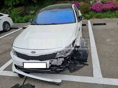 Photo 1 of 33: 2016 Kia K5, VIN KNAGU417GGA058018 — Korean insurance auction