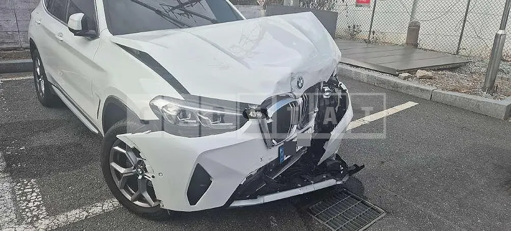 Photo 2 of 29: 2022 BMW X3 xDrive20i — Korean insurance auction