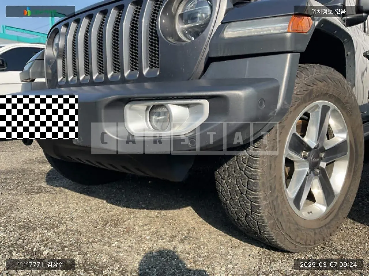 Photo 2 of 12: 2018 Jeep Wrangler Sahara, VIN 1C4HJXEN2JW267488 — Korean insurance auction