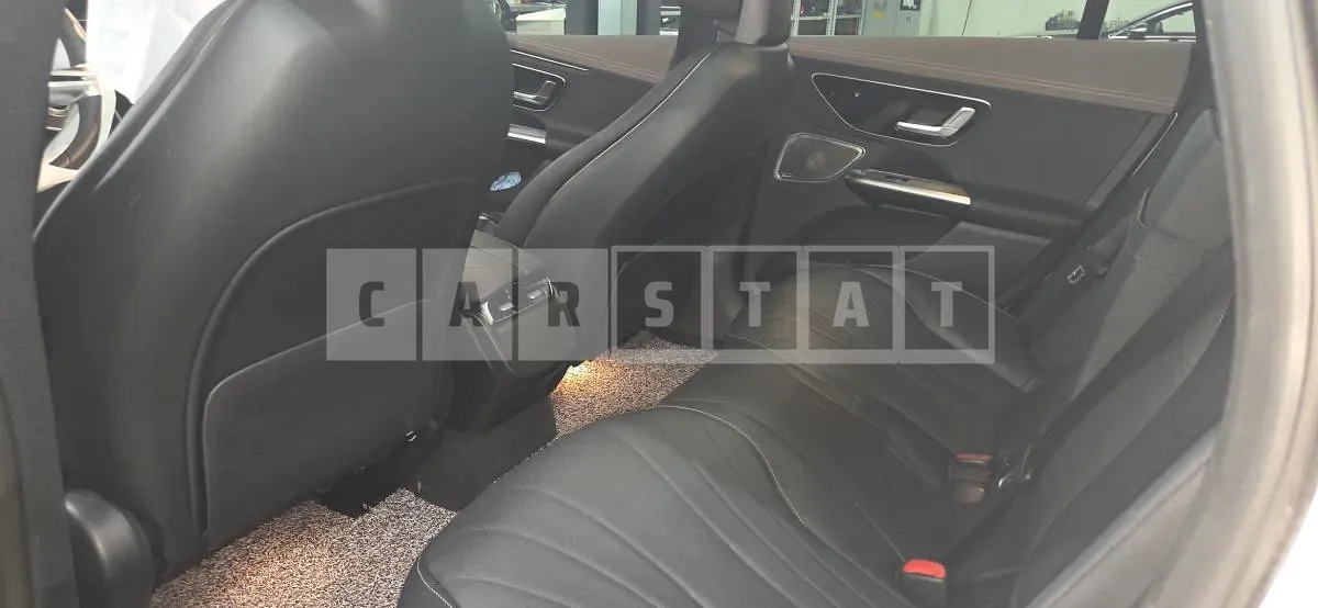 Photo 2 of 29: 2023 Mercedes-Benz EQE350 — Korean insurance auction