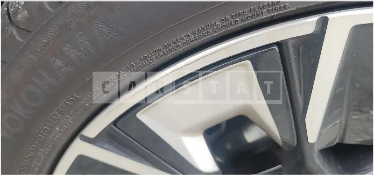 Photo 2 of 3: 2024 BMW (parts) iX3 M Sport Wheel — Korean insurance auction