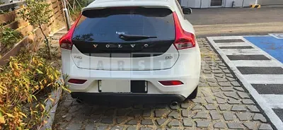 Photo 1 of 10: 2018 Volvo V40 D3, VIN YV1MV79K0J2499772 — Korean insurance auction