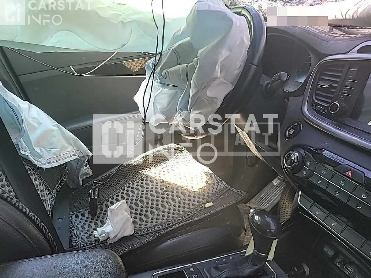 Photo 2 of 11: 2015 Kia Sorento 2.0 — Korean insurance auction