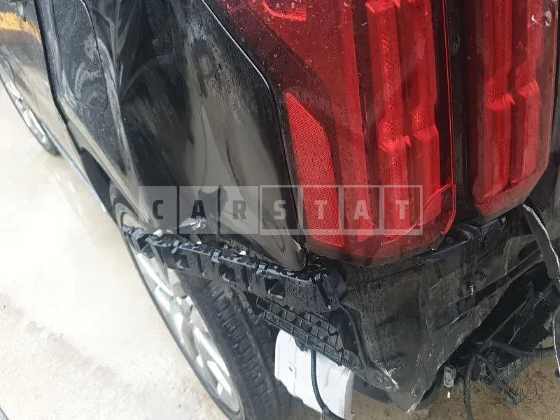 Photo 2 of 37: 2021 Kia Sorento, VIN KNARH81BGMA076817 — Korean insurance auction