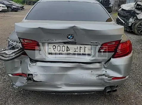 Photo 2 of 9: 2015 BMW 520d xDrive, VIN WBA5E7102FG152941 — Korean insurance auction