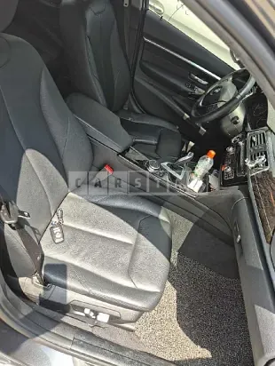Photo 2 of 10: 2017 BMW 320i — Korean insurance auction