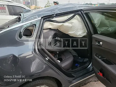 Photo 2 of 9: 2019 Kia K5 — Korean insurance auction