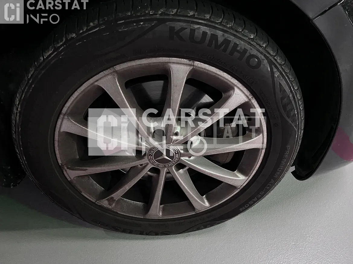 Photo 2 of 13: 2019 Mercedes-Benz A220 — Korean insurance auction